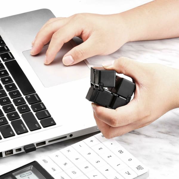 Cube Infini Fidget TheFube En Aluminium - Jouet Anti-stress Pour Bureau, TDAH, Anxiété - Avec étui De Protection (cadeau Idéal) - 6