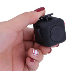 GOODS+GADGETS Cube Anti-Stress Original - 6 Côtés, 7 Fonctions, Concentre L'Attention, Soulage L'Anxiété, Noir, 32 Mm